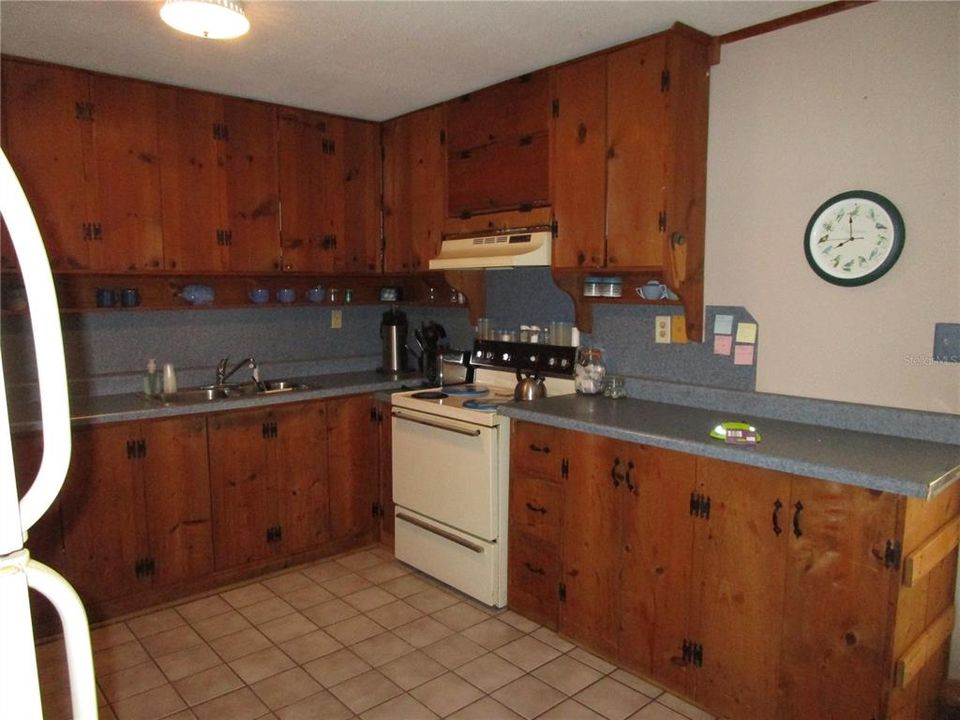 For Sale: $199,900 (3 beds, 2 baths, 1104 Square Feet)