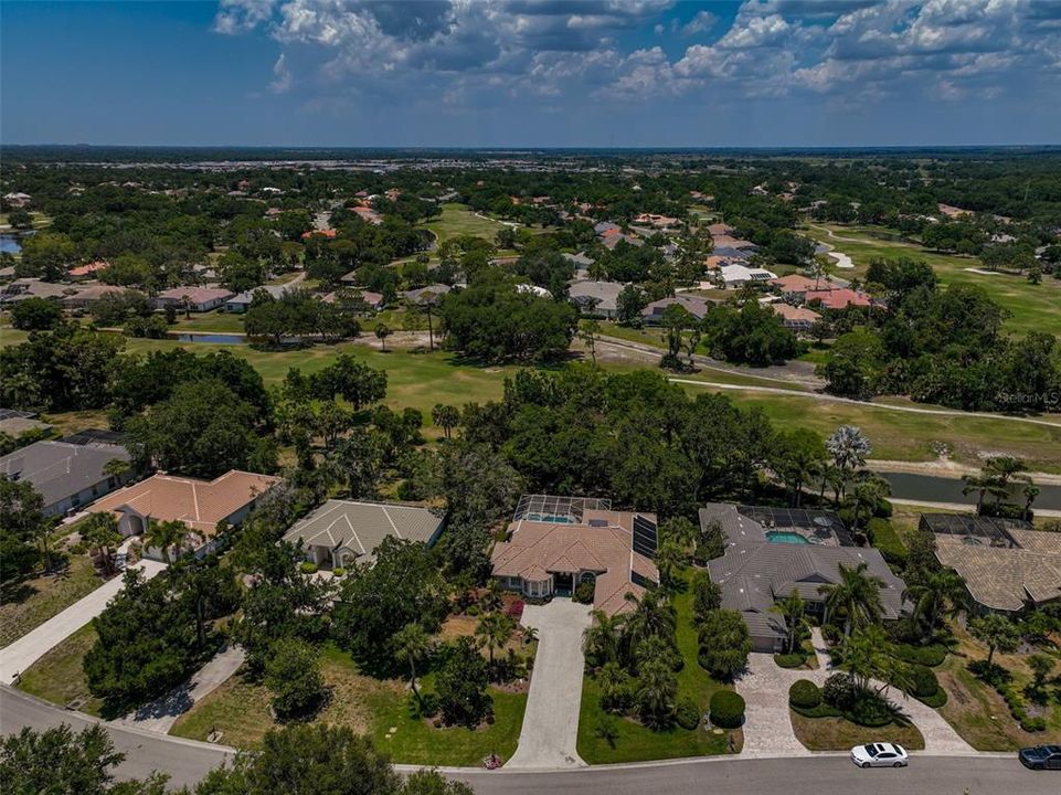 For Sale: $895,000 (4 beds, 2 baths, 2583 Square Feet)