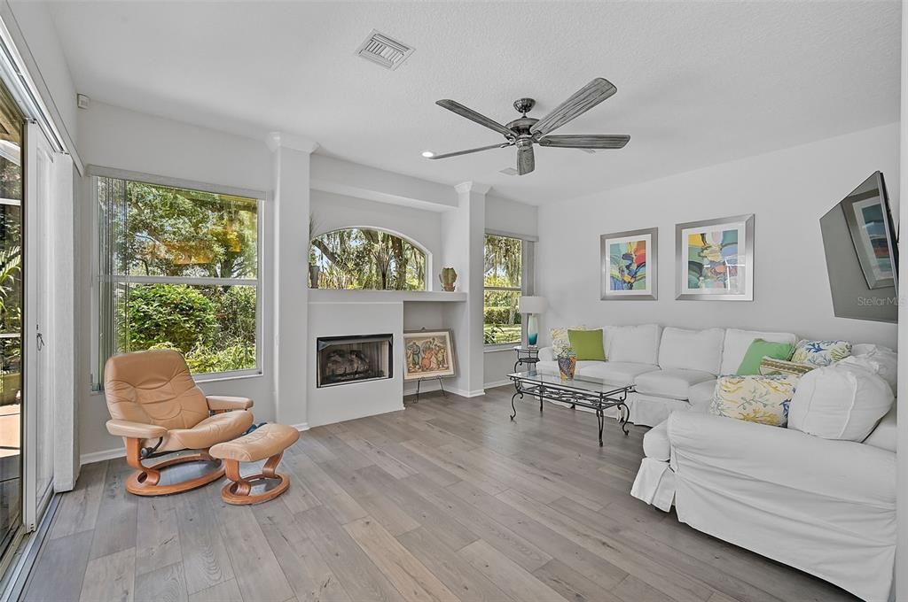 For Sale: $895,000 (4 beds, 2 baths, 2583 Square Feet)