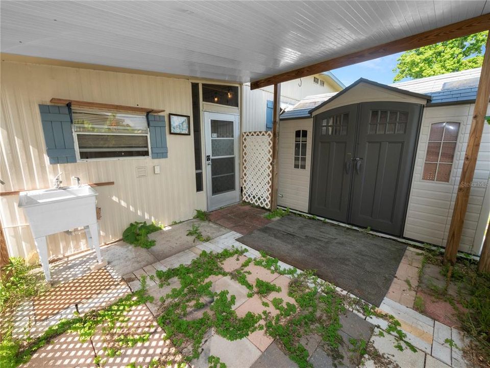 For Sale: $139,900 (2 beds, 2 baths, 1104 Square Feet)