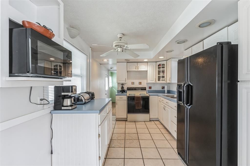 For Sale: $359,900 (3 beds, 1 baths, 1274 Square Feet)