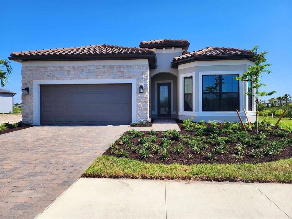 Recently Sold: $843,489 (4 beds, 2 baths, 2056 Square Feet)