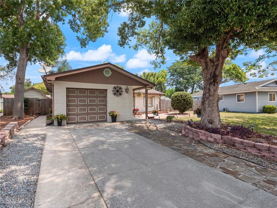 For Sale: $380,000 (4 beds, 2 baths, 1649 Square Feet)