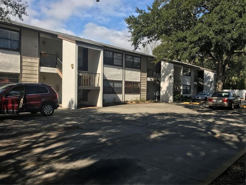 Recently Rented: $1,800 (2 beds, 1 baths, 818 Square Feet)