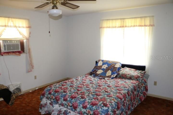 For Sale: $225,000 (2 beds, 1 baths, 1040 Square Feet)