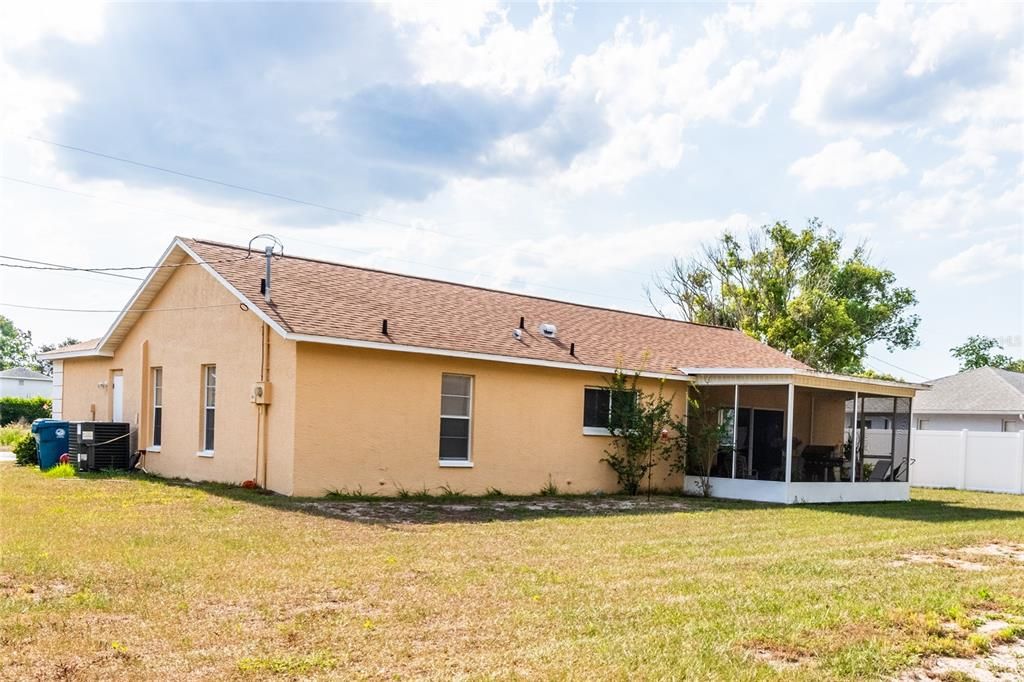 Active With Contract: $250,000 (2 beds, 2 baths, 1299 Square Feet)