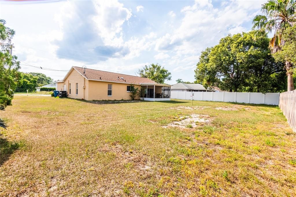 Active With Contract: $250,000 (2 beds, 2 baths, 1299 Square Feet)