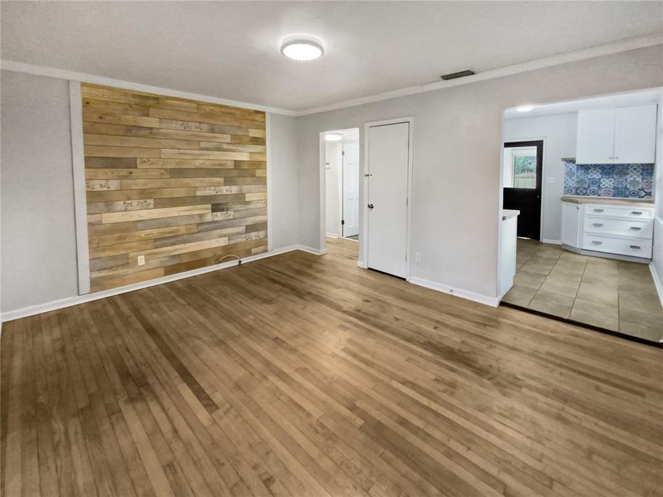 Recently Sold: $387,000 (2 beds, 1 baths, 845 Square Feet)