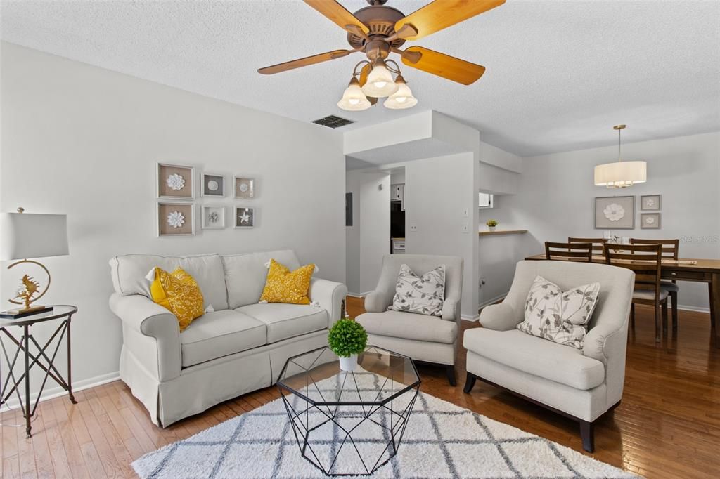 Active With Contract: $249,900 (2 beds, 2 baths, 900 Square Feet)