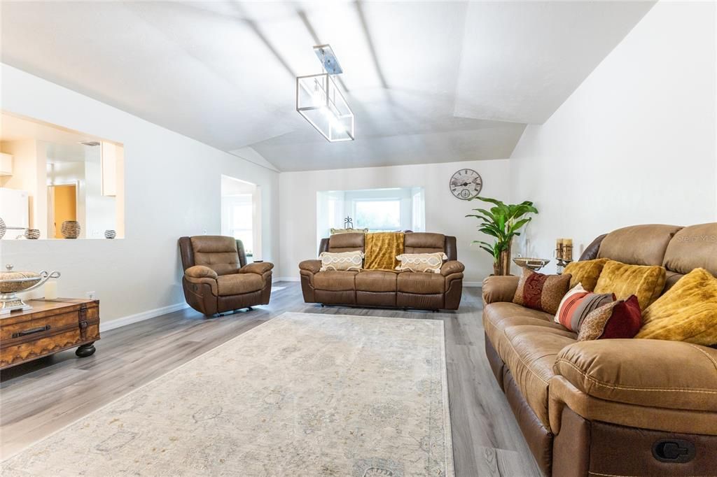 For Sale: $495,000 (3 beds, 2 baths, 3169 Square Feet)