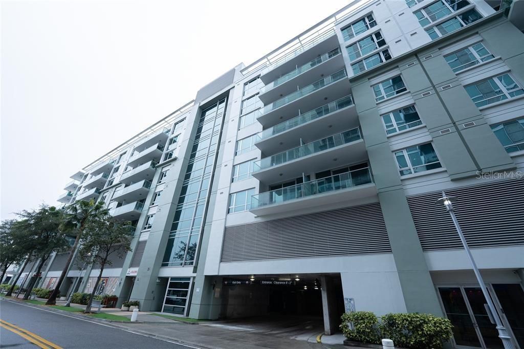 Active With Contract: $3,100 (2 beds, 2 baths, 1134 Square Feet)