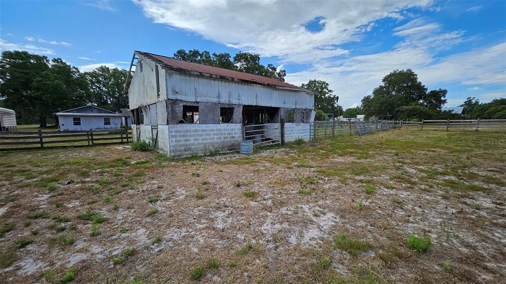 Original 4 stall Concrete base Barn