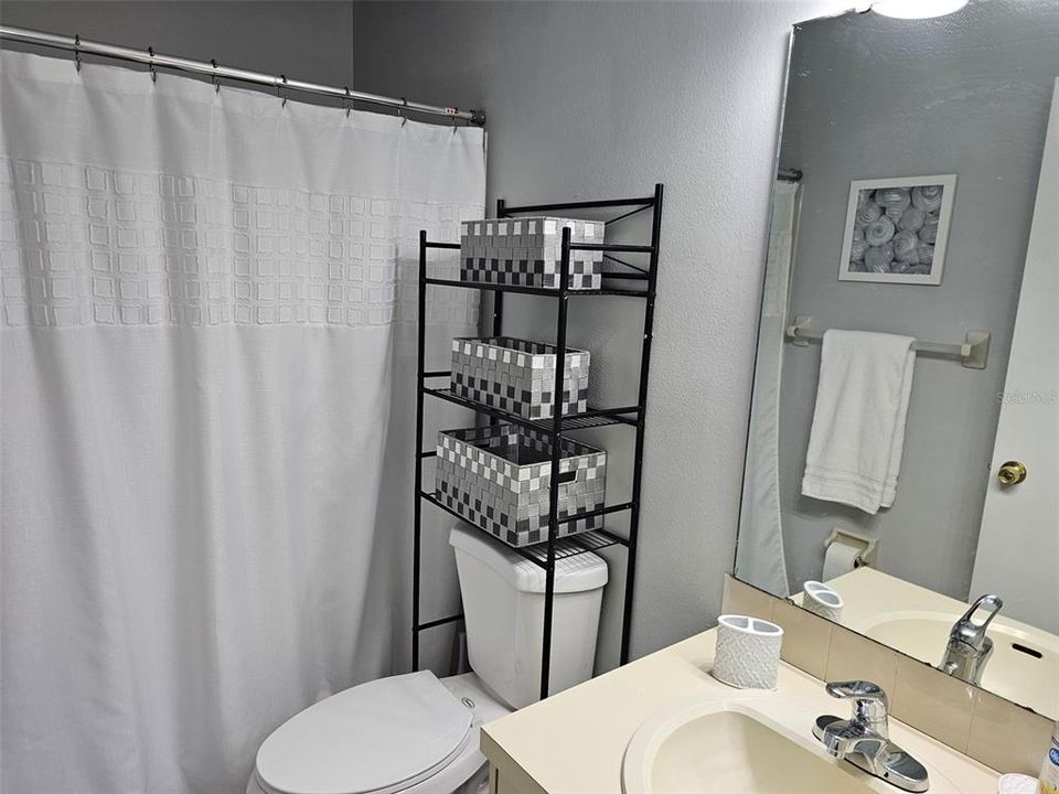 For Rent: $3,000 (2 beds, 2 baths, 912 Square Feet)