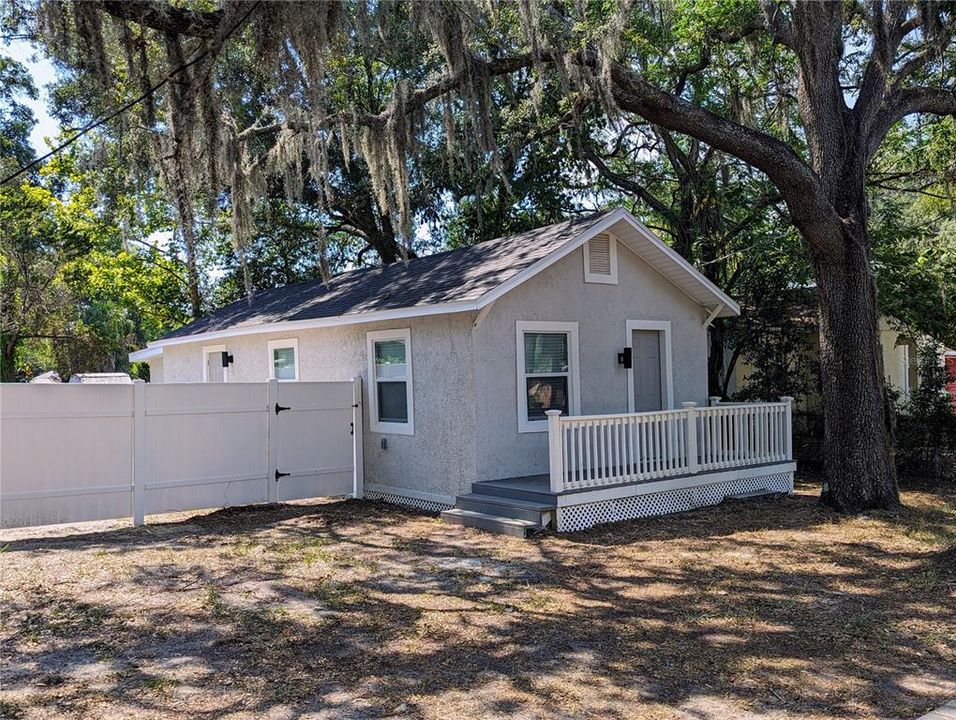 Beautiful Tampa Cottage