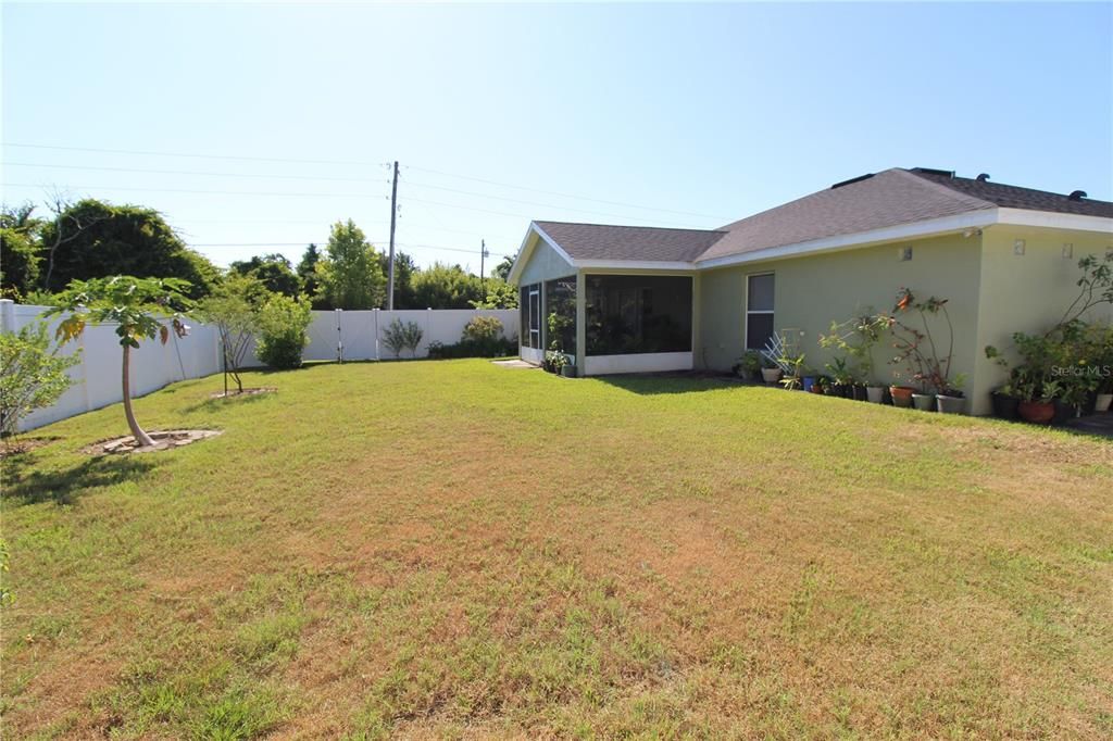 Active With Contract: $360,000 (3 beds, 2 baths, 1827 Square Feet)