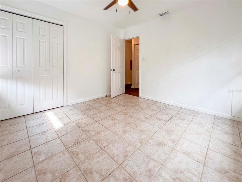 Active With Contract: $2,150 (3 beds, 1 baths, 1202 Square Feet)