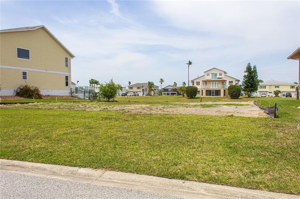 For Sale: $784,000 (3 beds, 3 baths, 1990 Square Feet)