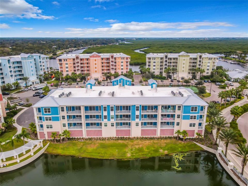 For Sale: $570,000 (2 beds, 2 baths, 1384 Square Feet)