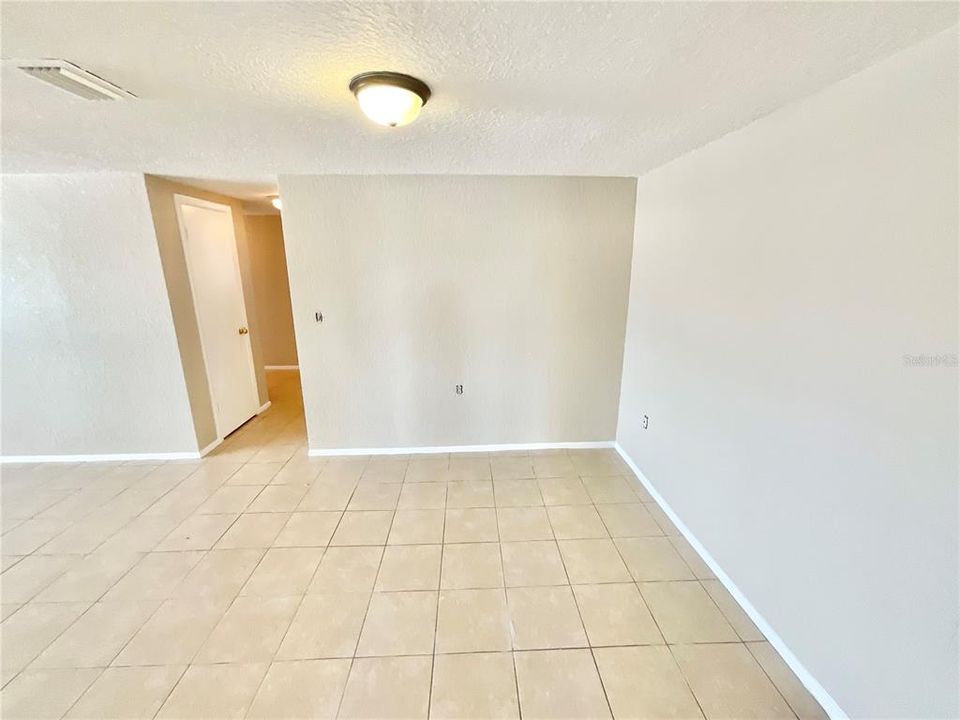 Recently Rented: $1,795 (3 beds, 2 baths, 1632 Square Feet)