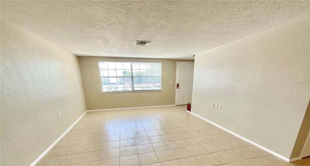 Recently Rented: $1,795 (3 beds, 2 baths, 1632 Square Feet)