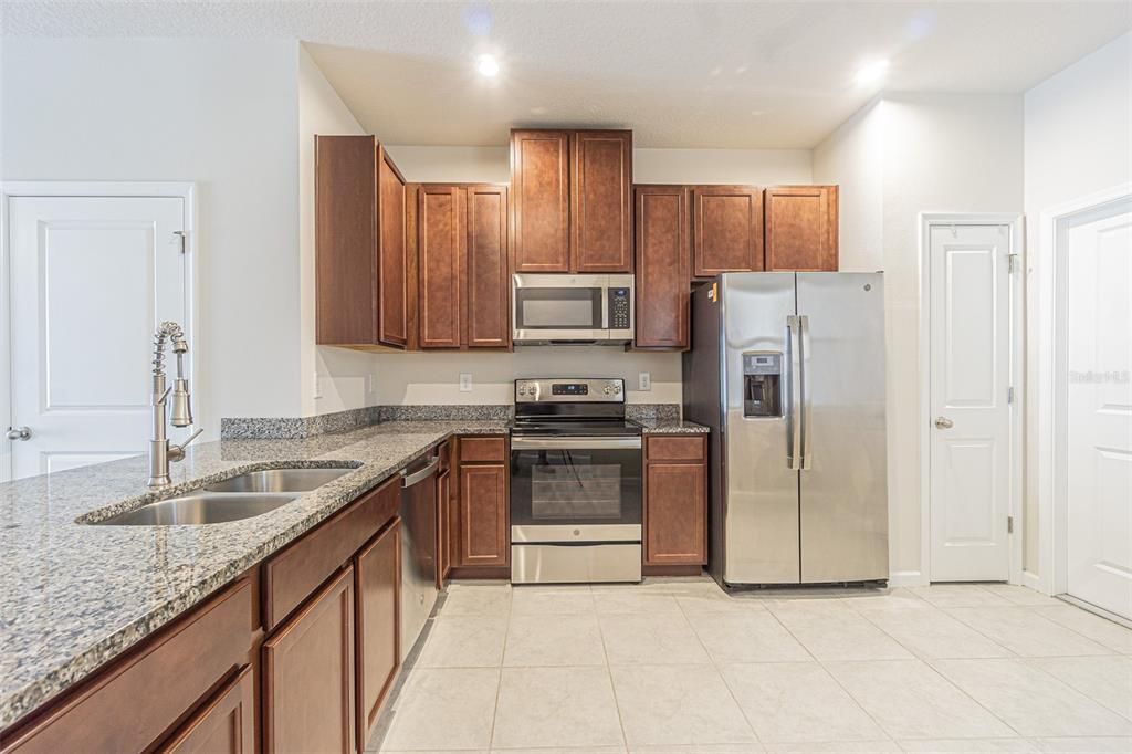 For Rent: $2,200 (3 beds, 2 baths, 1536 Square Feet)