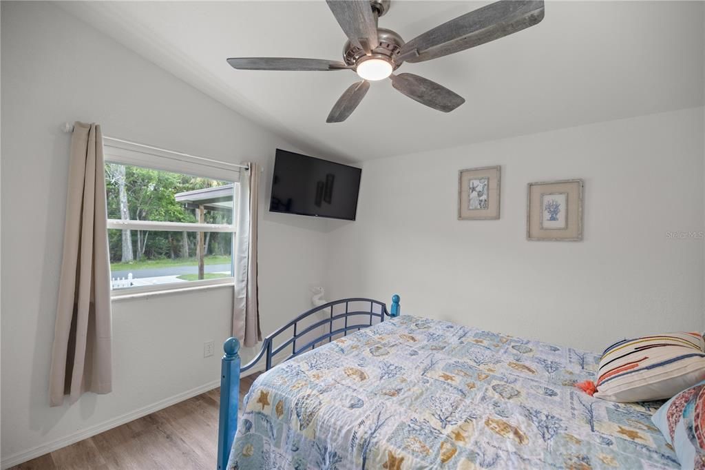 For Sale: $559,000 (2 beds, 2 baths, 1280 Square Feet)