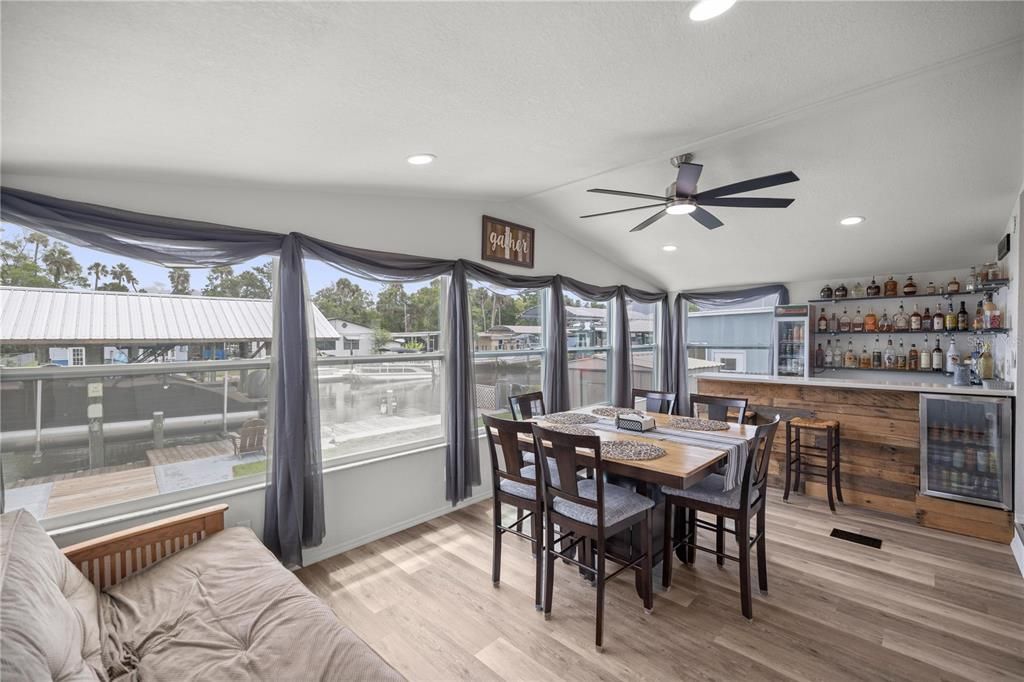 For Sale: $559,000 (2 beds, 2 baths, 1280 Square Feet)