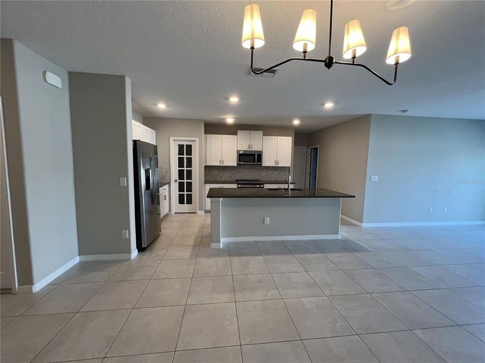 Active With Contract: $2,850 (6 beds, 3 baths, 2578 Square Feet)