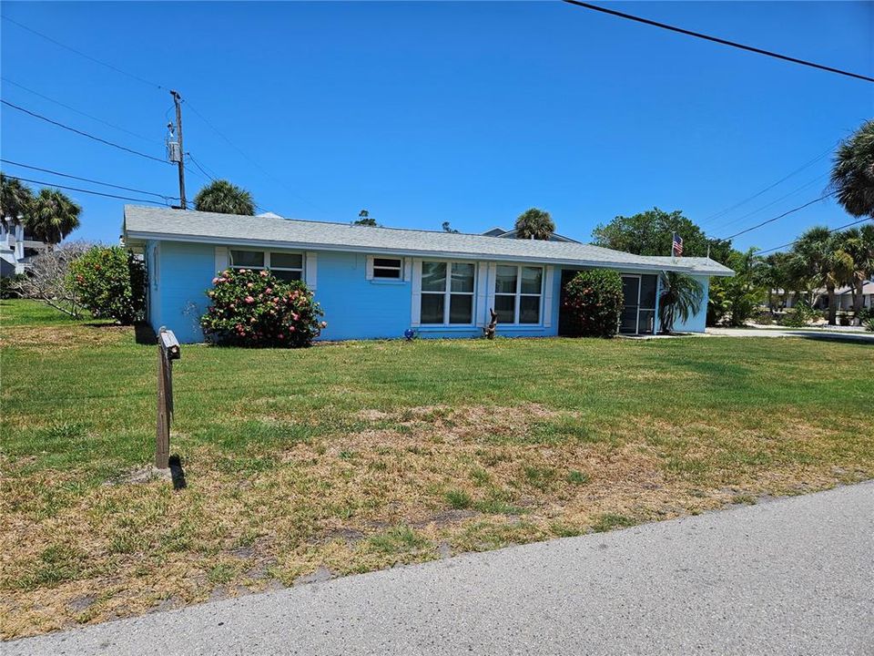 For Sale: $748,000 (2 beds, 2 baths, 1285 Square Feet)