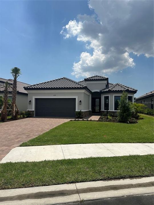 Recently Sold: $805,040 (3 beds, 3 baths, 2275 Square Feet)