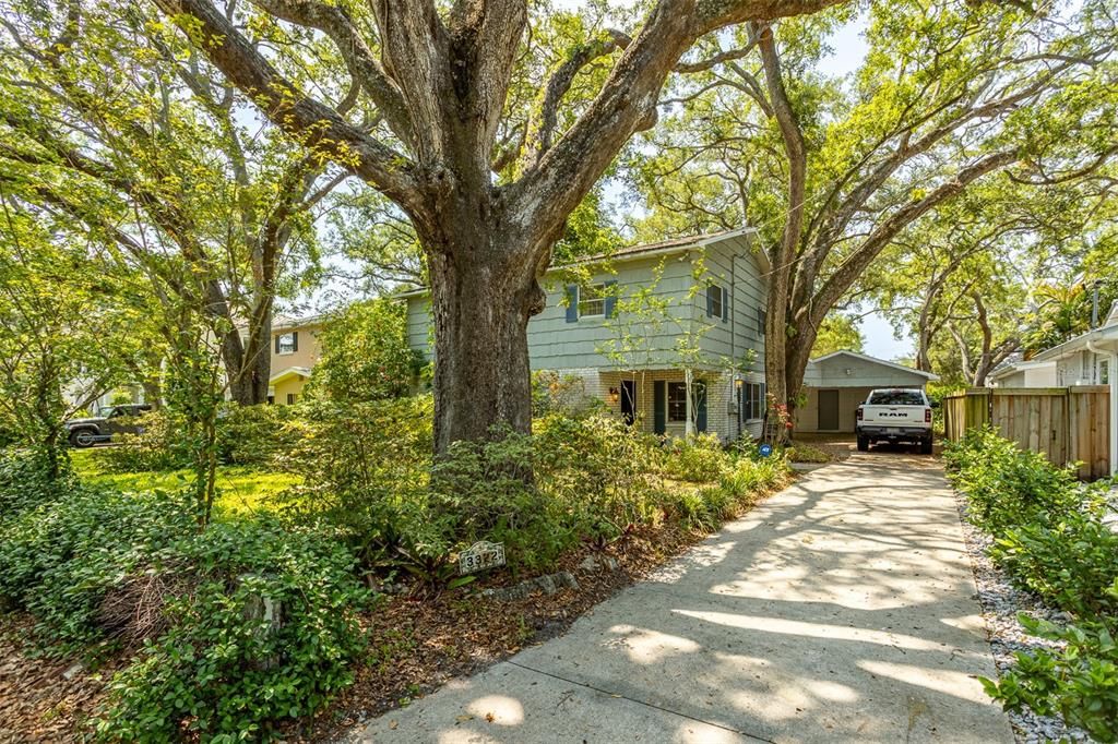 For Sale: $850,000 (4 beds, 2 baths, 1968 Square Feet)