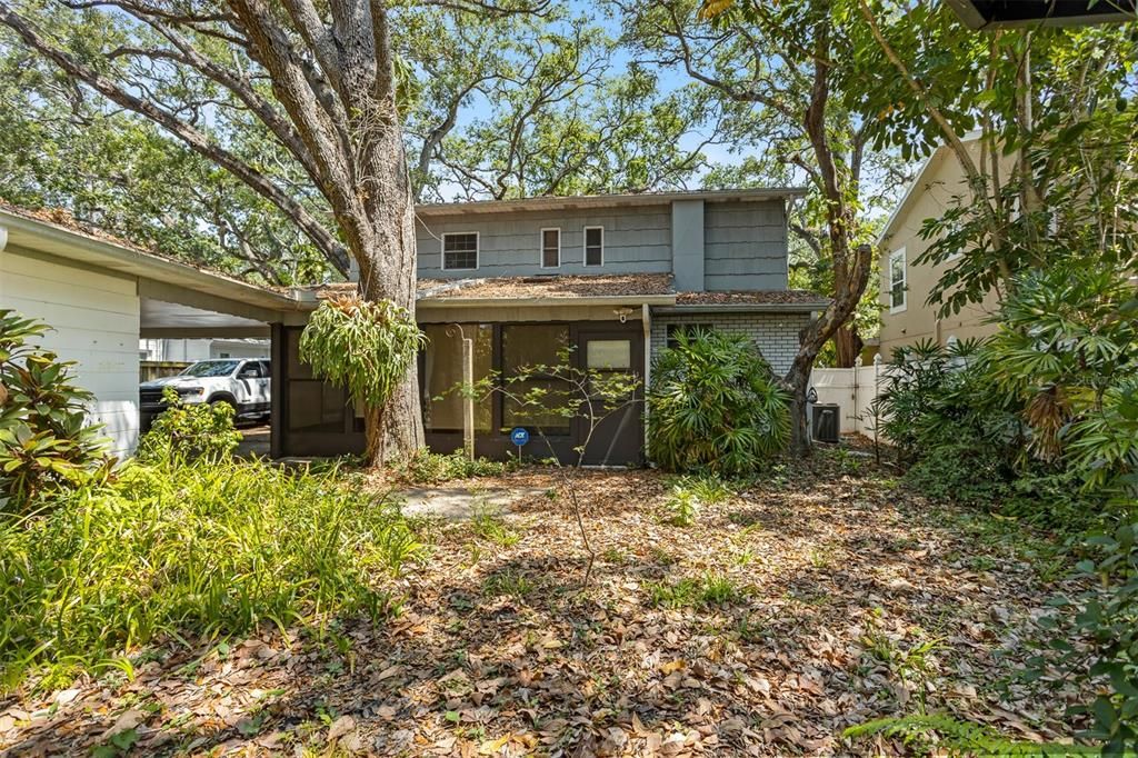 For Sale: $850,000 (4 beds, 2 baths, 1968 Square Feet)