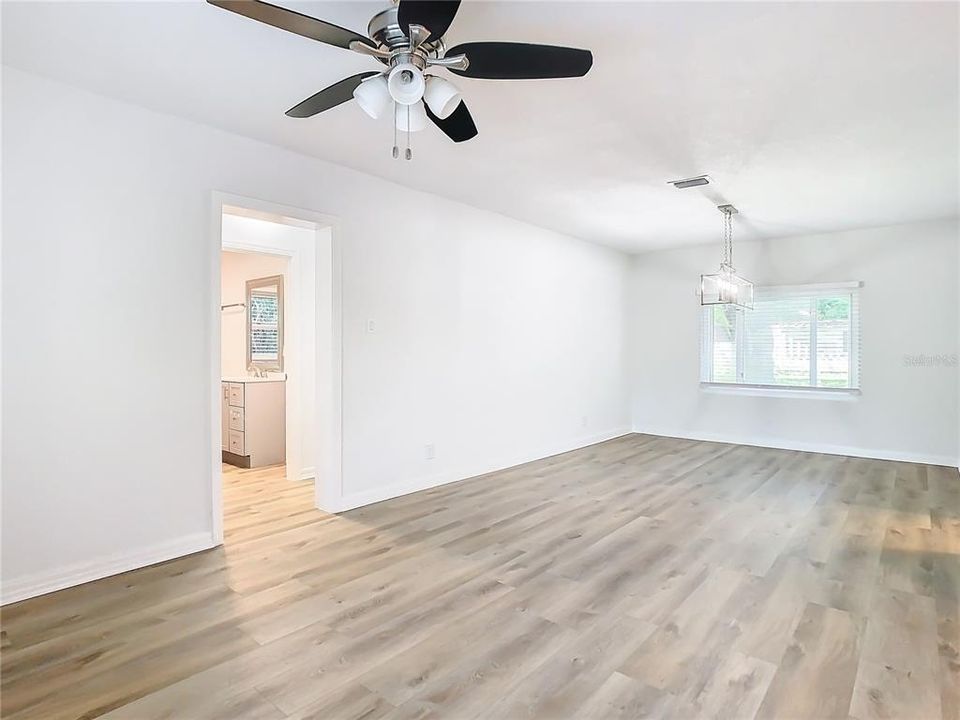 Active With Contract: $315,000 (3 beds, 2 baths, 1331 Square Feet)