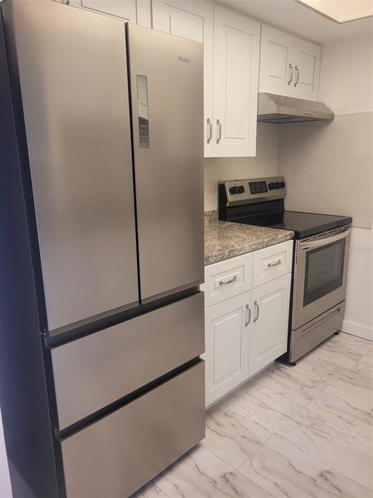 Brand New Kitchen with New stainless Steel appliances