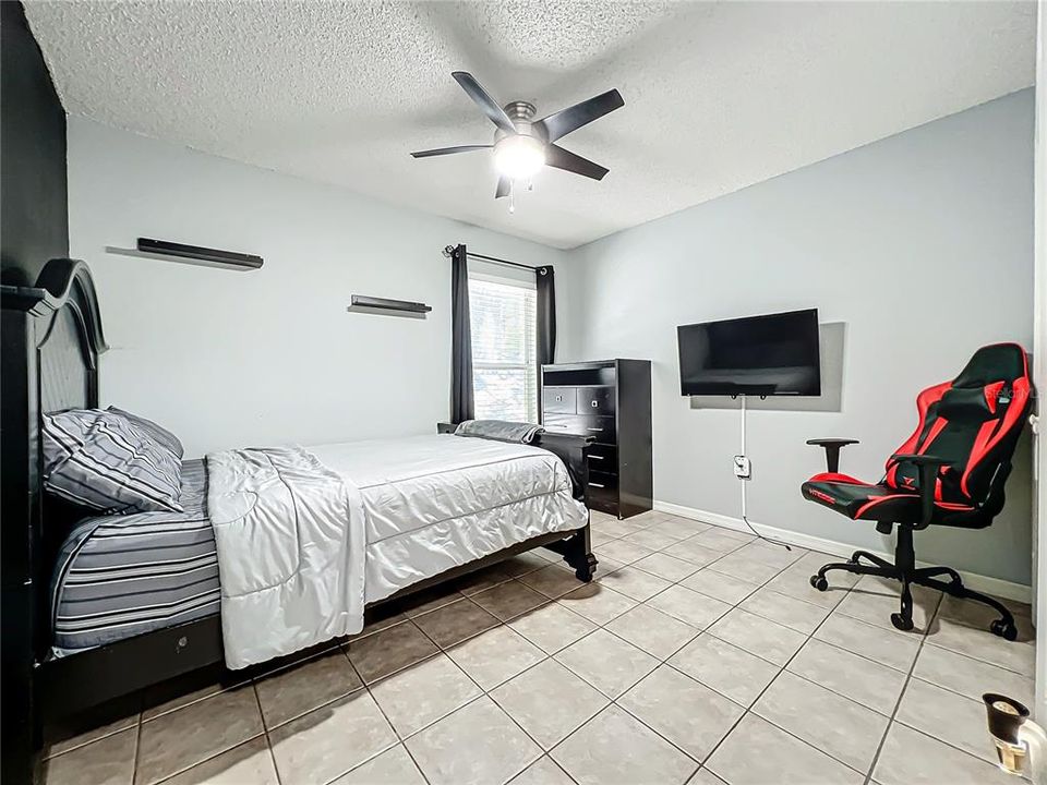 Active With Contract: $339,900 (3 beds, 2 baths, 1733 Square Feet)