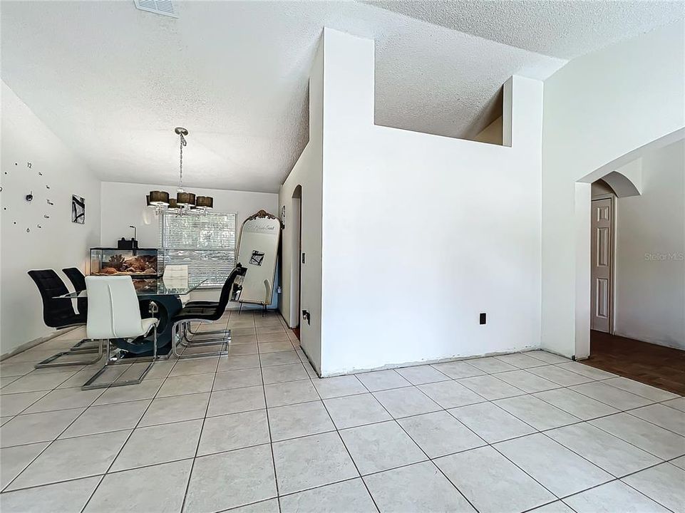 Active With Contract: $339,900 (3 beds, 2 baths, 1733 Square Feet)