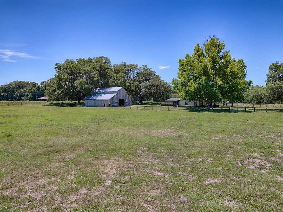 For Sale: $695,000 (3 beds, 2 baths, 1728 Square Feet)