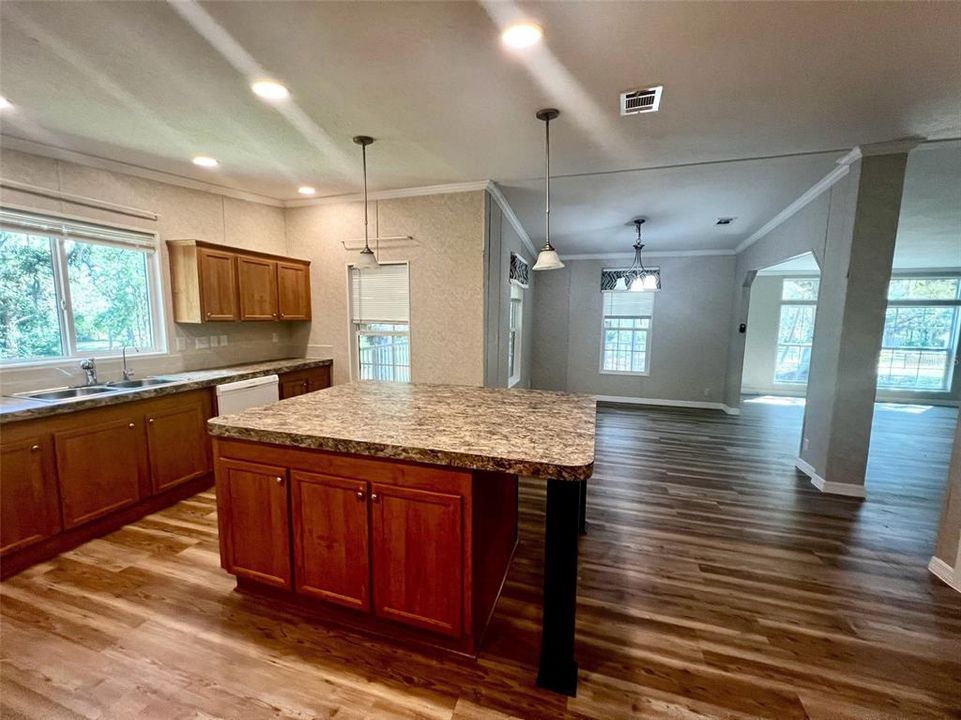 For Sale: $349,000 (3 beds, 2 baths, 1920 Square Feet)