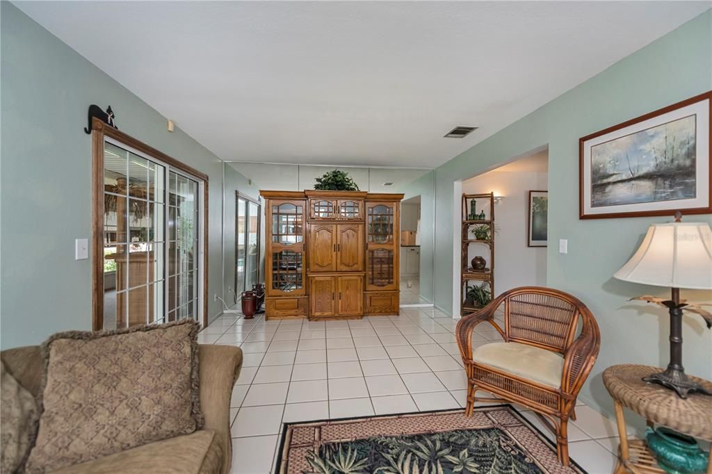 Active With Contract: $399,900 (3 beds, 2 baths, 1770 Square Feet)