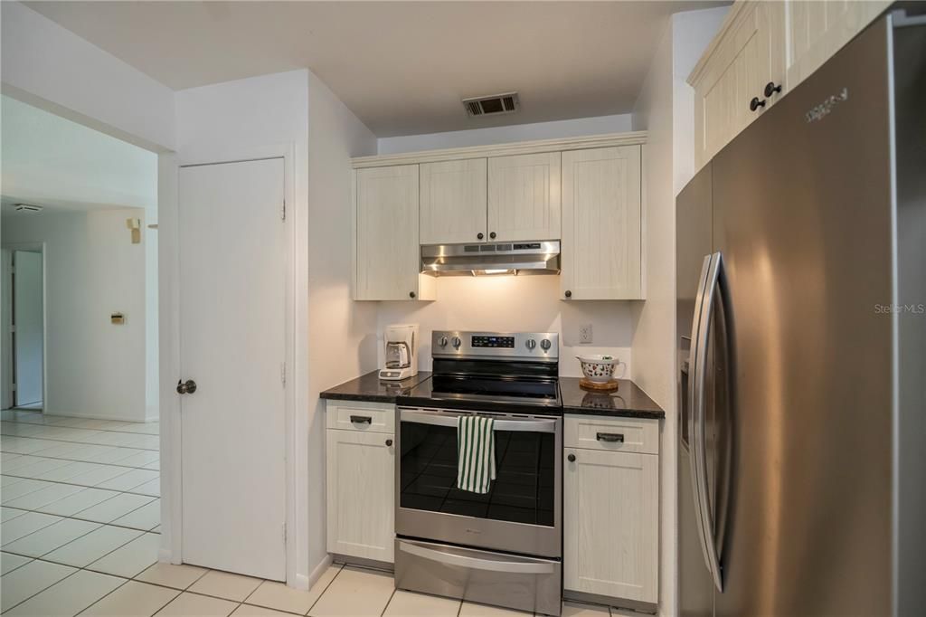 Active With Contract: $399,900 (3 beds, 2 baths, 1770 Square Feet)