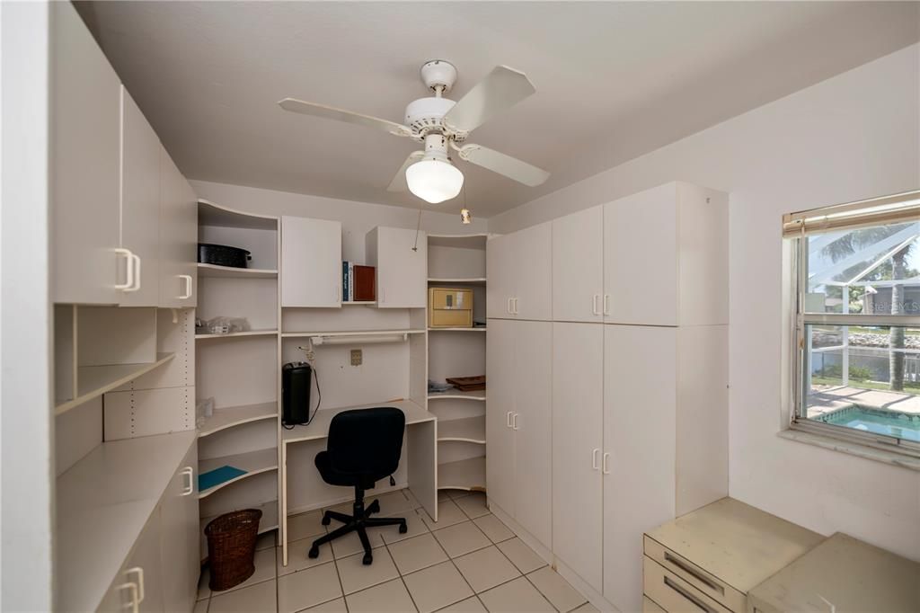 Vendido Recientemente: $399,900 (3 camas, 2 baños, 1770 Pies cuadrados)