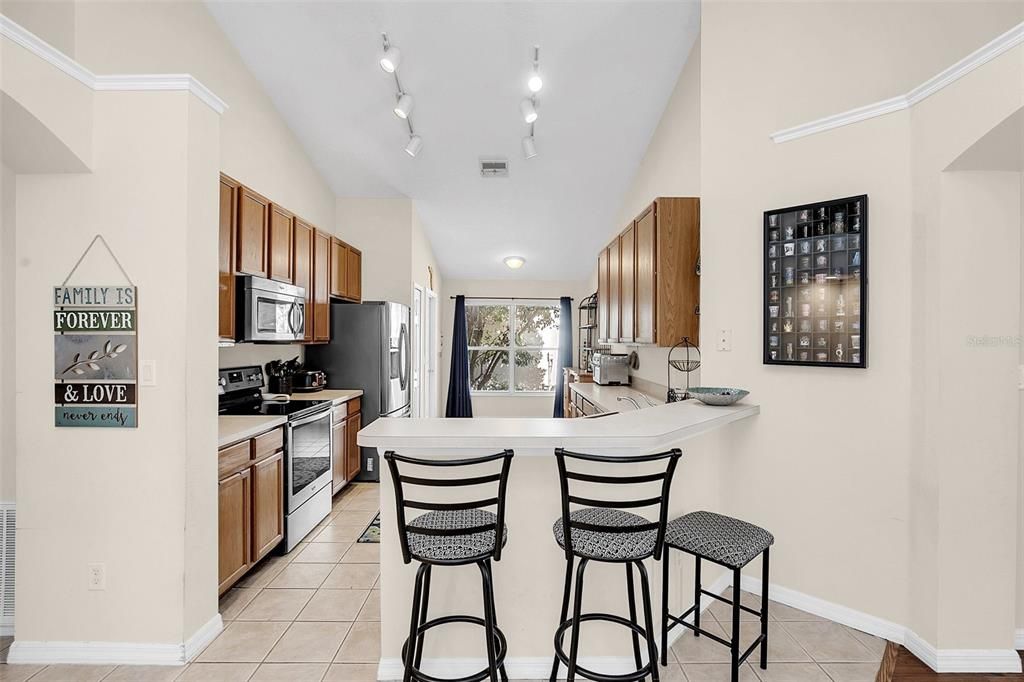 Active With Contract: $419,900 (4 beds, 2 baths, 1822 Square Feet)