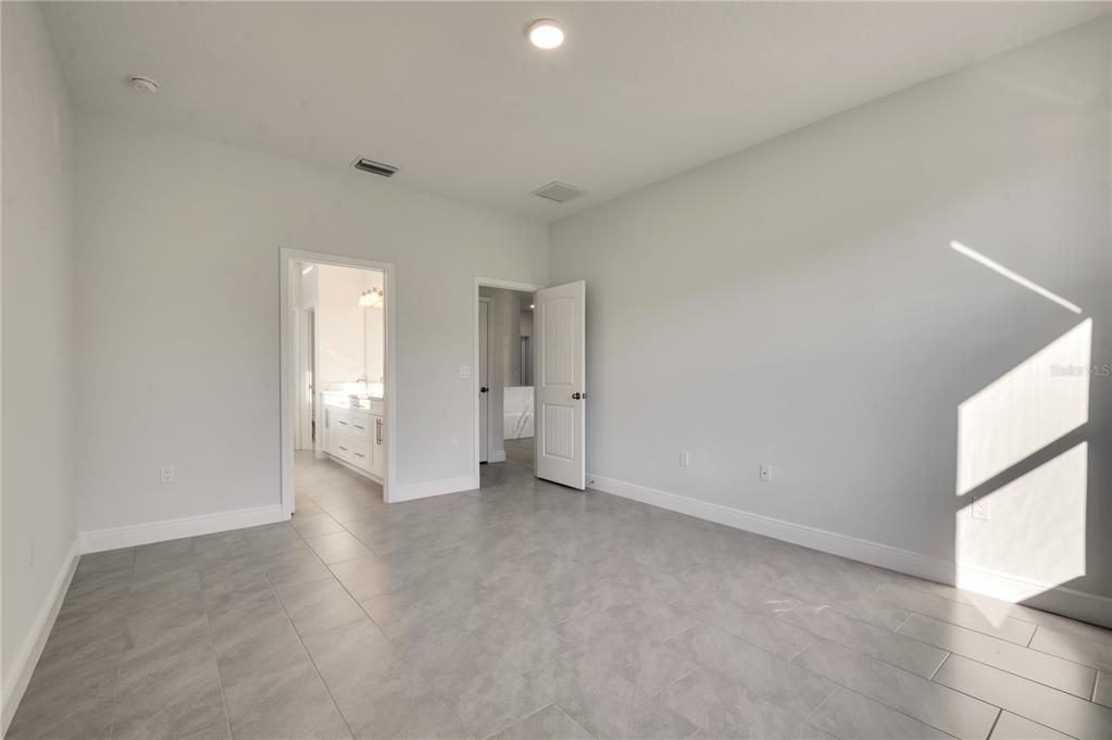 Active With Contract: $434,000 (4 beds, 2 baths, 1821 Square Feet)