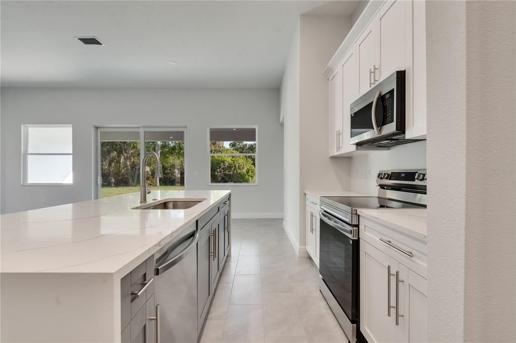 Active With Contract: $434,000 (4 beds, 2 baths, 1821 Square Feet)