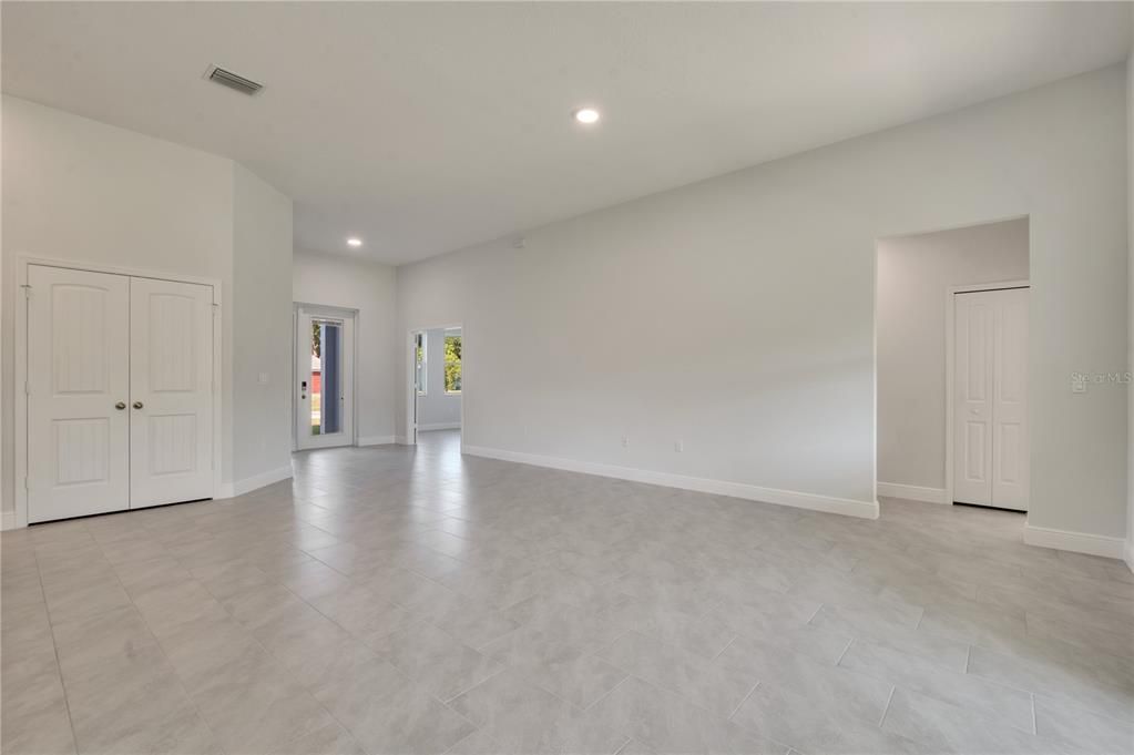 Active With Contract: $434,000 (4 beds, 2 baths, 1821 Square Feet)