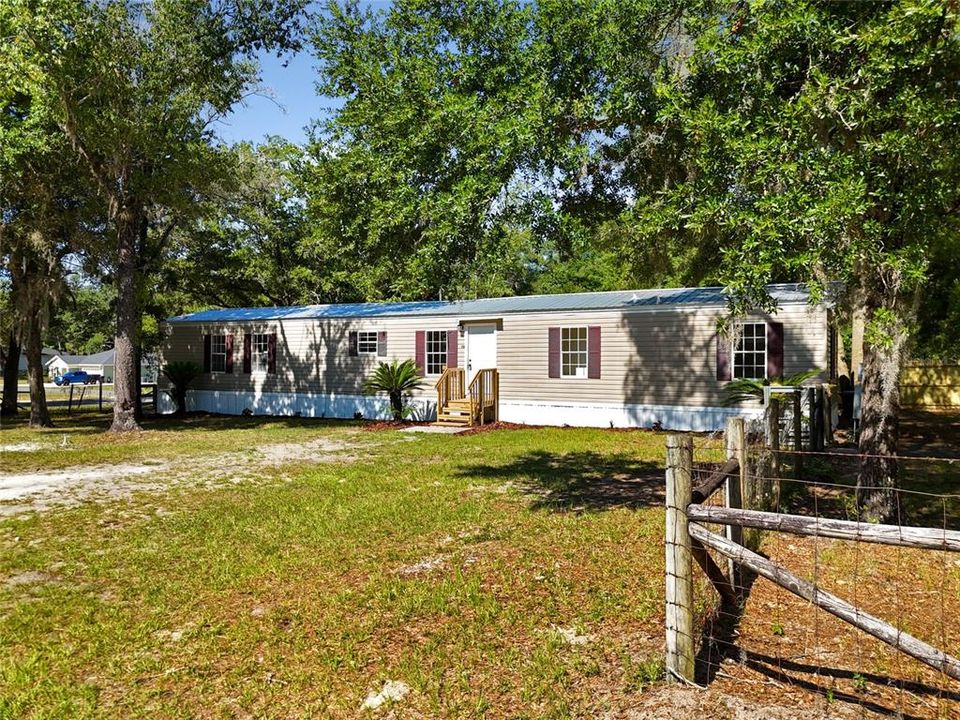 For Sale: $165,000 (3 beds, 2 baths, 1216 Square Feet)