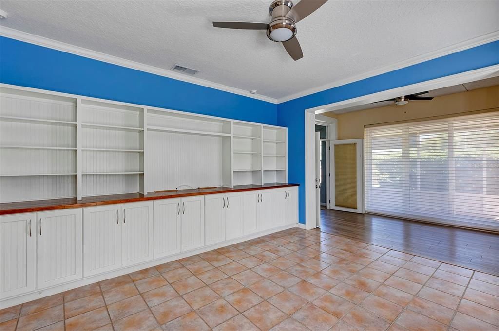 Living room with access to lanai