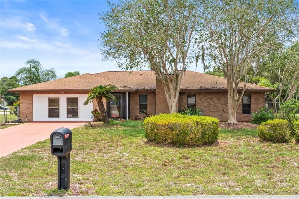 Active With Contract: $401,000 (3 beds, 2 baths, 2369 Square Feet)