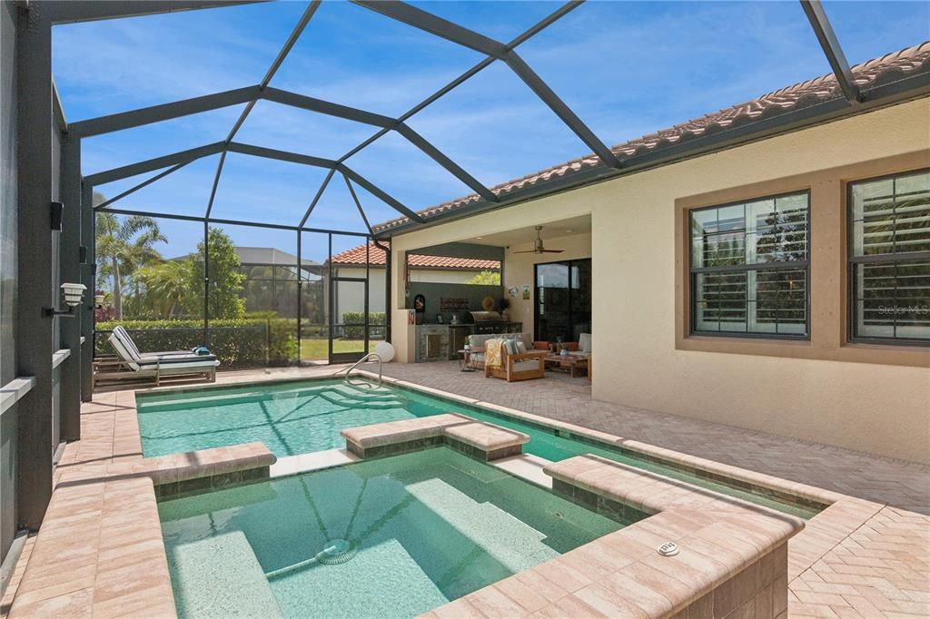 Recently Sold: $1,050,000 (3 beds, 3 baths, 2390 Square Feet)