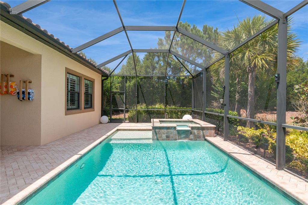 Recently Sold: $1,050,000 (3 beds, 3 baths, 2390 Square Feet)